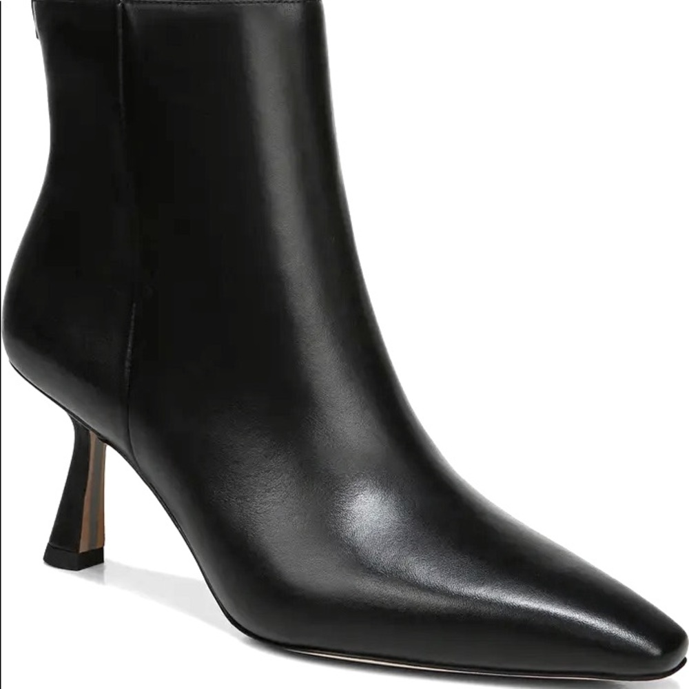 Samantha Bootie
SAM EDELMAN
